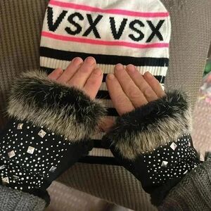 VSX Victoria’s Secret sport stocking cap one size and cute fingerless gloves